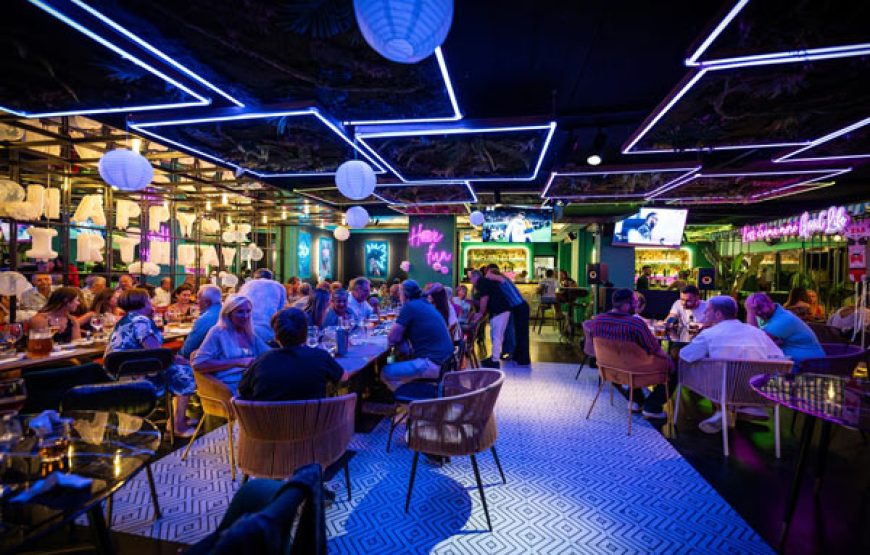 Cena y espectáculo privado de boy o estriper – Ibiza