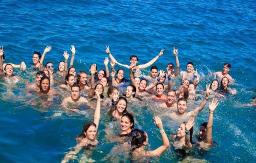 Mallorca Pack Despedida – Salida en barco + Humor Amarillo o Paintball + Cena y Show privado