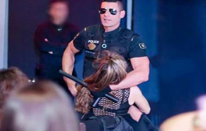 Package Enterrement de Vie Mallorca: Dégustation de vins + Dîner et spectacle