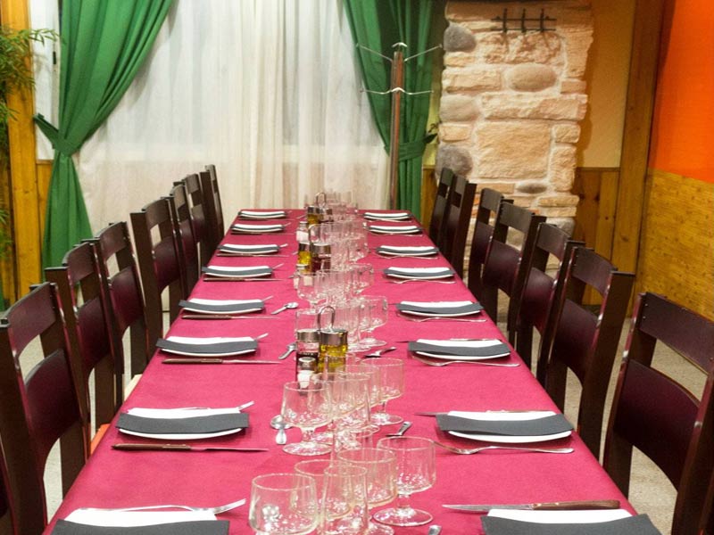 Dinner & Show - Barceloneta district - To start dinner between 8pm - 10.30pm max