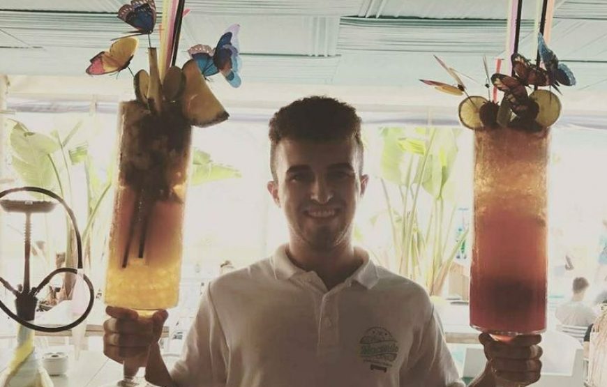 Dinner and private show of male or female stripper only for your group in Lloret de Mar