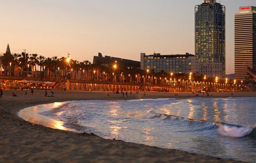 Pack Despedida en Barcelona | Fiesta en barco + Cena y Espectáculo