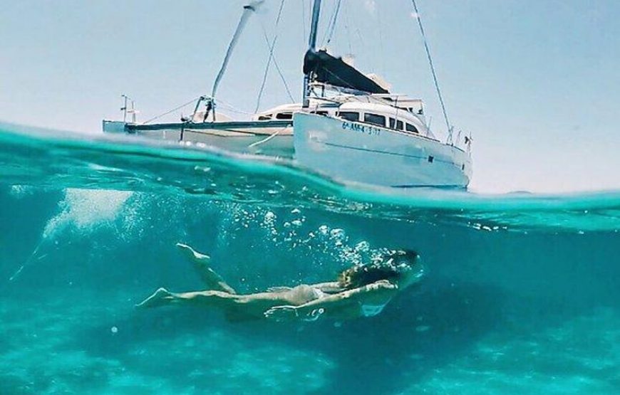 Stag & Hen Do Plan in Ibiza – Private Catamaran tour and Dinner with Show