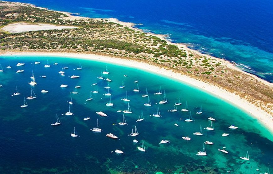 Louer Bateau Ibiza pour EVG et EVJF | Catamaran ou voilier – BestFiesta