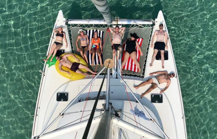 Excursión privada en Catamarán con atardecer incluido por el suroeste de Ibiza