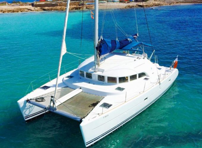 alquilar barco despedida Ibiza