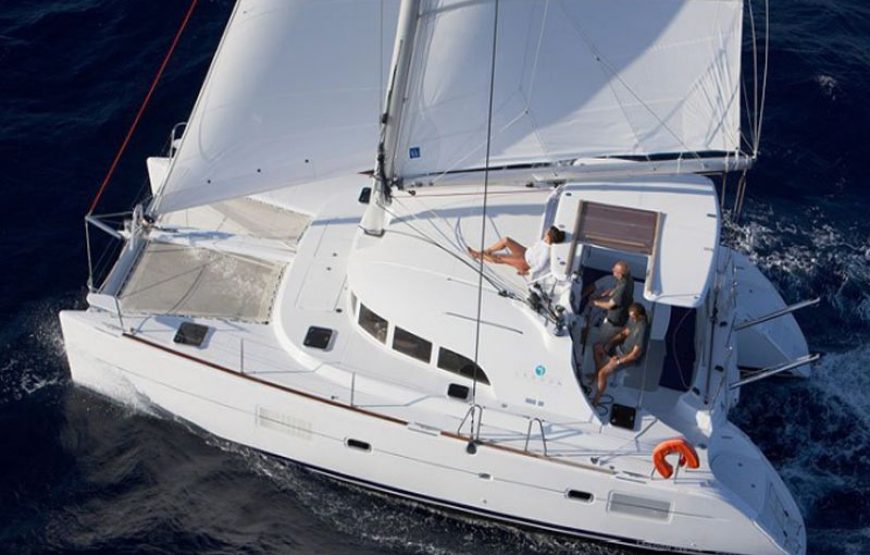 Louer Bateau Ibiza pour EVG et EVJF | Catamaran ou voilier – BestFiesta