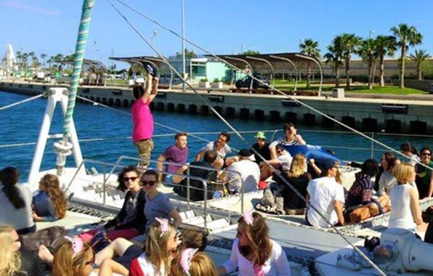 Boat Trip with meal included + Dinner & Show only for your group | Valencia Hen or Stag Party