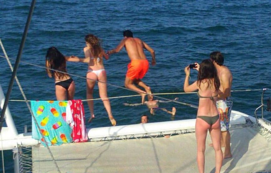 Excursión en Catamarán en Valencia ciudad con comida incluida