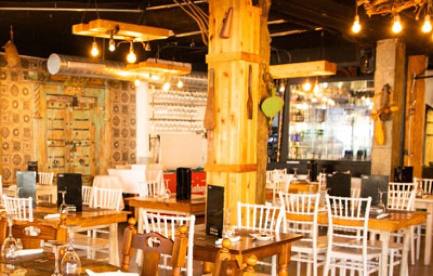 Cena y espectáculo privado de Drag Queen – Torrevieja