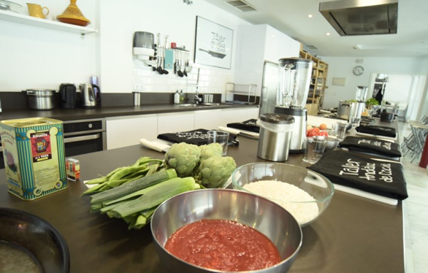 Clase de Cocina Española en el Mercado de Triana con Visita al Mercado y Paella