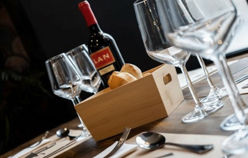 Cena con Espectáculo Privado de Stripper en Sevilla para Despedidas y Fiestas de Grupo