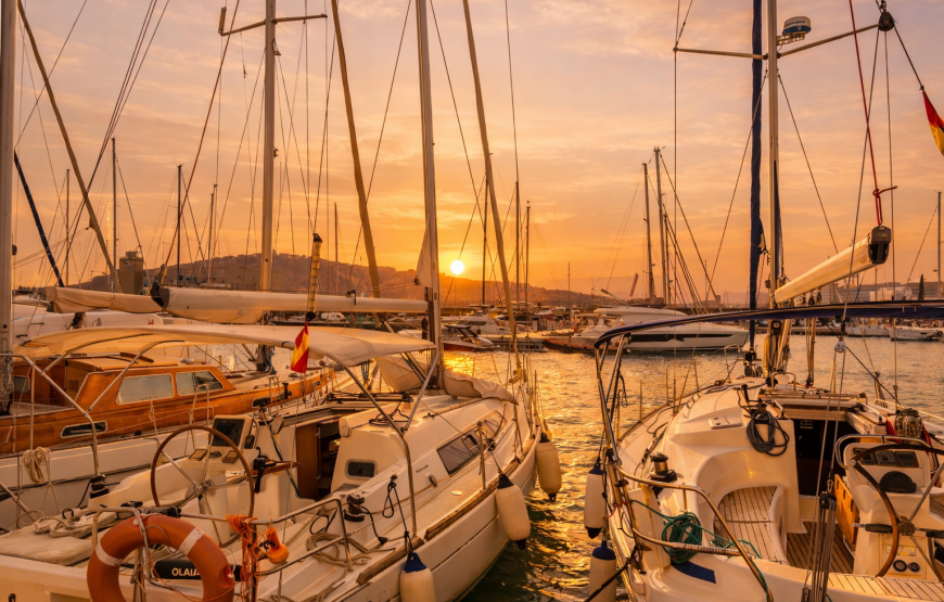 Sunset Sailing Tour in Barcelona